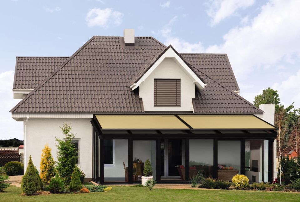 A new home with a garden in a rural area | STM MATEC GmbH & Co. KG |Wintergartenmarkise Warema