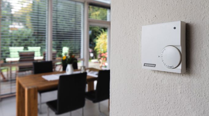 Verdunkelungs-Raffstores mit Warema Steuereinheit