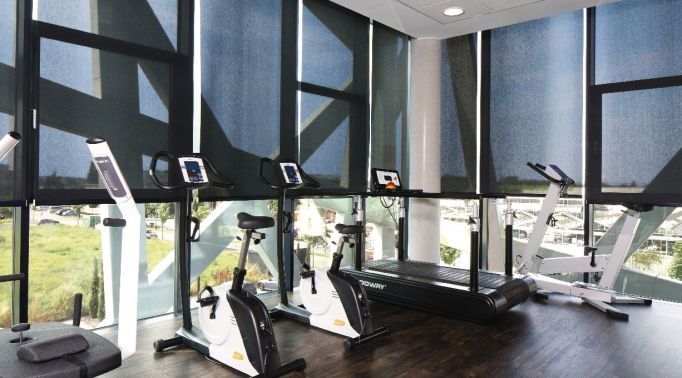 Folienrollos an Fitnessstudio-Fitnessraum